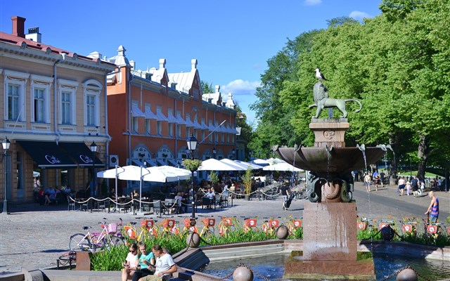 Baltic Tour samolotem